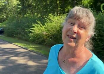 Tiental auto’s bekrast in Landgraaf na verloren duel Oranje tegen Engeland: Politie zoekt getuigen