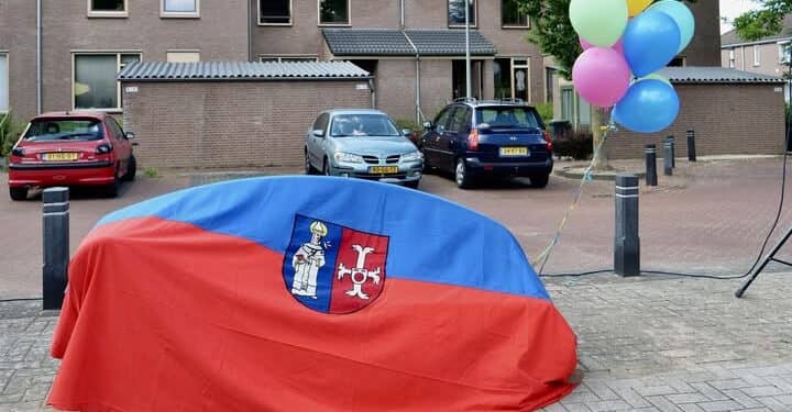 Eerste Social Sofa geplaatst in De Rozengaard ter gelegenheid van 100-jarig jubileum