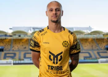 Roda JC versterkt zich met ervaren spits Anthony van den Hurk