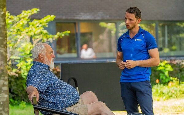 Piet vindt nieuwe levensvreugde met hulp van de beweegmakelaar