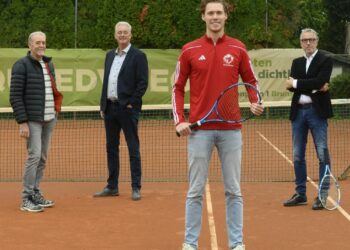 Luuk Huijts Helpt Sportclubs in Brunssum