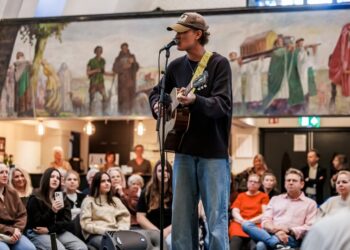 Bloeiende Zondag: Cultureel Podium vol Ontmoeting en Verbinding