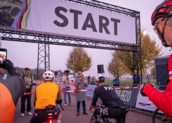 Uitdagende Gravel-Toertocht trekt Honderden Renners naar Beekdaelen