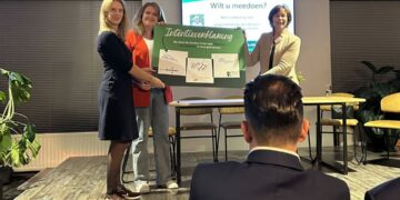 Schrijf een korte en pakkende titel in het Nederlands op basis van de onderstaande Facebooktekst: Nieuwe aanpak voor mensen met problematische schulden De gemeenten Brunssum en Heerlen willen meedoen aan een nieuwe aanpak van Kansfonds voor mensen met problematische schulden: Afrekenen met schulden. Dat betekent: het vroegtijdig en onvoorwaardelijk afkopen van schulden op een duurzame manier. Mensen krijgen daarbij alle ondersteuning die nodig is, waardoor ze met een schone lei én perspectief voor de toekomst verder kunnen. Met het geld dat deze integrale aanpak bespaart, kunnen weer andere mensen geholpen worden. Brunssum en Heerlen ondertekenen op 30 oktober een intentieverklaring om tot deze vernieuwende aanpak te komen.  Lees hier het hele artikel 👉 https://www.brunssum.nl/…/Nieuwe_aanpak_voor_mensen_met_pro….    Gebruik normale Nederlandse hoofdletterregels:   – Begin de titel met een hoofdletter.   – Gebruik hoofdletters bij plaatsnamen of namen van personen.   – Schrijf de rest van de titel zoals gebruikelijk, zonder onnodige hoofdletters.  Geef alleen de titel terug. Geen uitleg of extra tekst.