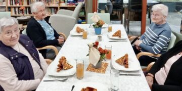 Stamppot en Zonnebloem: Een Halloweenfeest vol Gezelligheid