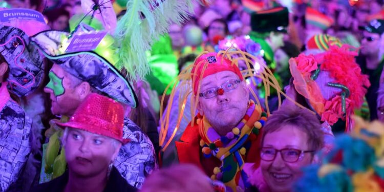 Aod Òp Nuj: Het Carnavalsfeest van Heerlen