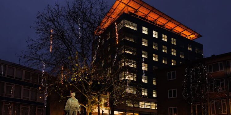 Kerkrade kleurt oranje tegen geweld