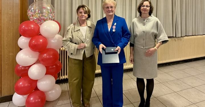 Poolse Ambassade reikt Ere-insigne uit