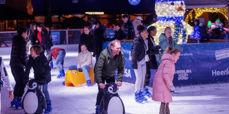 Wintertijd in Heerlen: Feest van Licht, Ijs en Gezelligheid