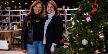 Kerstweggeefwinkel biedt gratis cadeaus voor iedereen