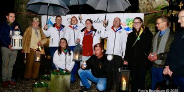 Brunssumse scouts brengen Vredeslicht naar Brunssum