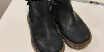 Verloren Friboo Laarsjes Gevonden in Gemeentehuis